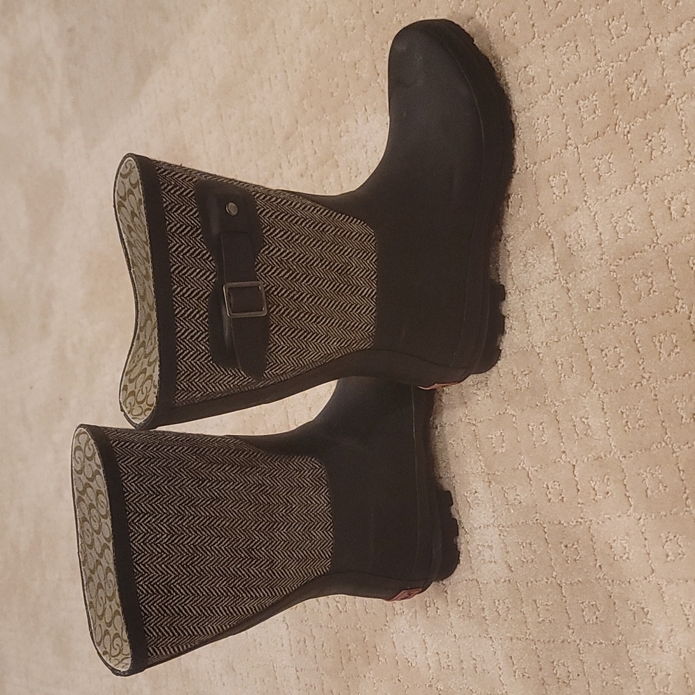 Chooka Rain Snow Boots Size 7 black herringbone with tread